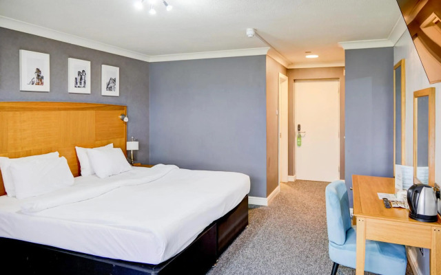 Warwickshire Park Hotel Kenilworth by Belvilla