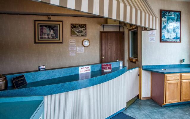 Economy Inn & Suites