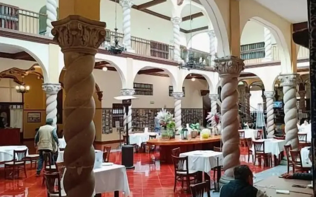 Hotel & Suites Virreynal
