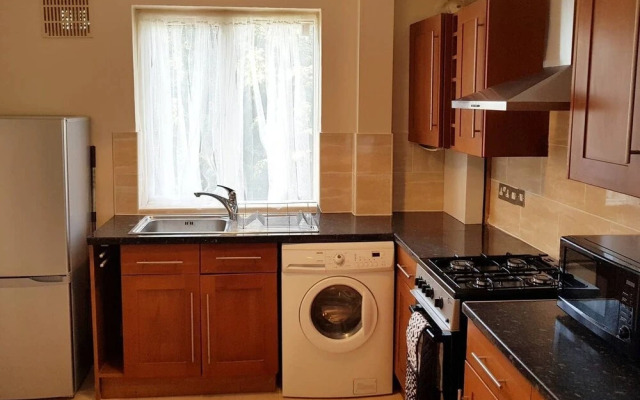 Elegant and Spacious 2 bedroom Apartment