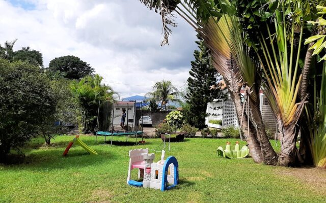 Studio in Baie Mahault, With Shared Pool, Furnished Garden and Wifi - 12 km From the Beach