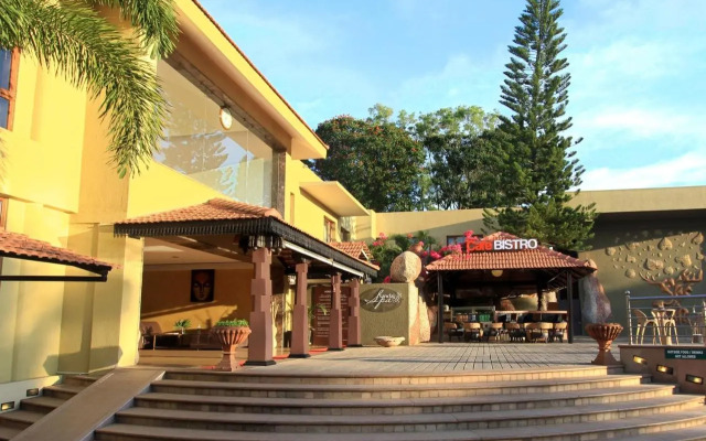 Silent Shores Resort & Spa