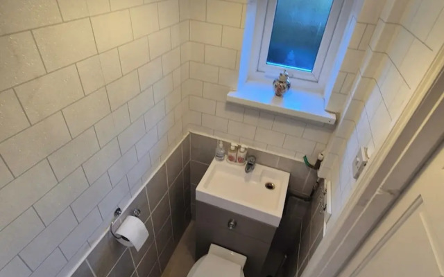 Swansea Serenity Retreat-3 bed House-large Garden