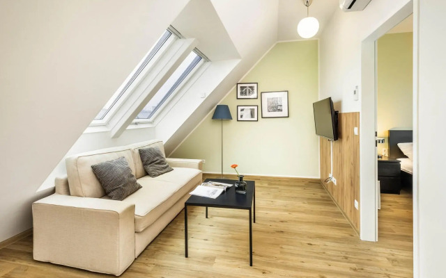 Jimmy's Apartments Lory