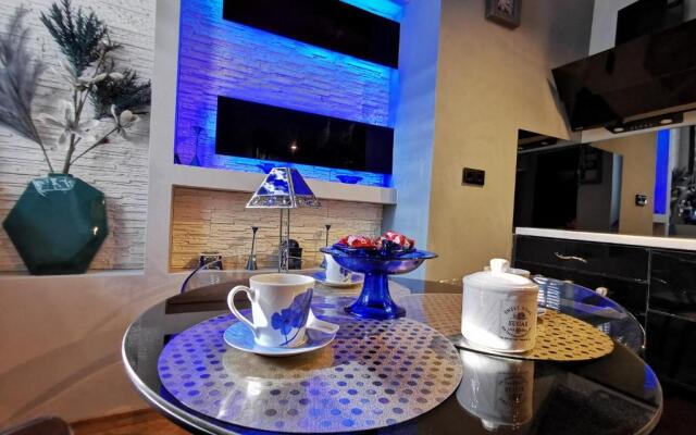 Crystal Central Apartment