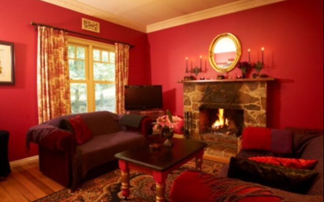 Forest Edge Cottage at Merrow Cottages