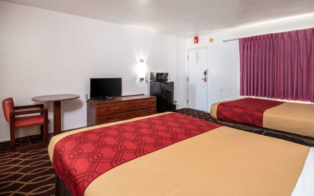 Econo Lodge near the University of Arizona