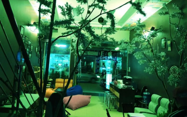 Ha Long Happy Hostel - Adults Only