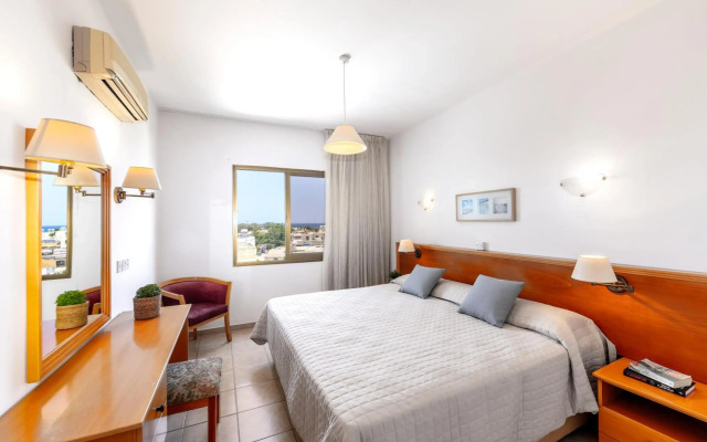 Stephanos Hotel Apts