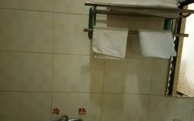 Qujing Xingwang Hotel