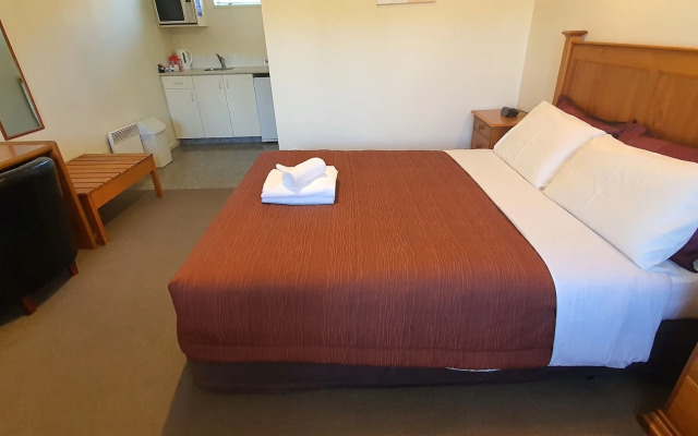 Rosewood Court Motel