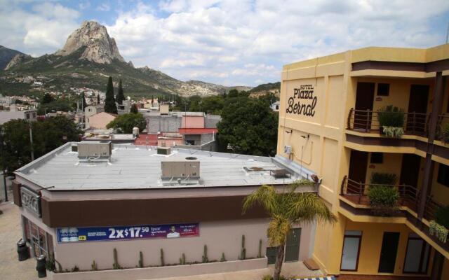 Hotel Plaza Bernal