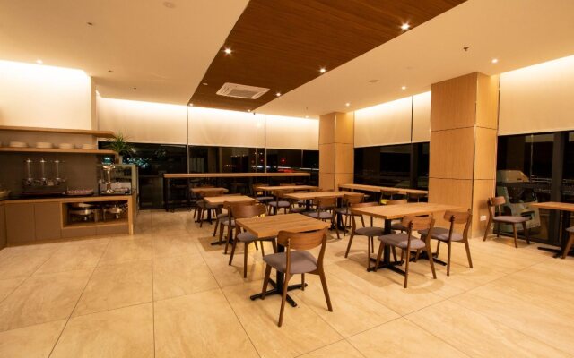 AZ Hotel & Serviced Apartments