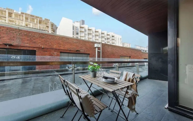 Modern & Cozy 2BR Apartment Close to Melbourne Uni