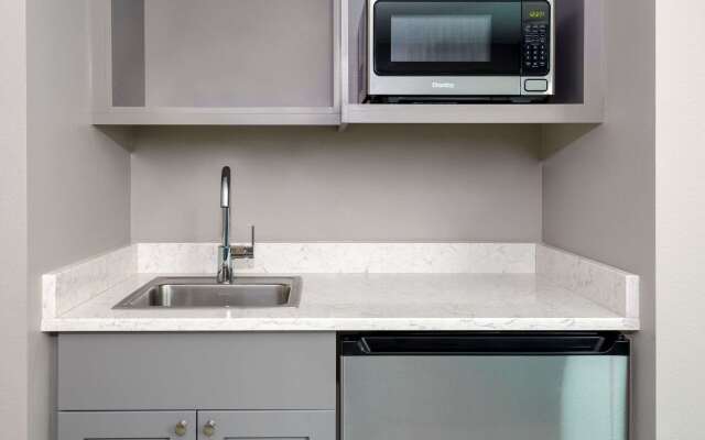 Hampton Inn & Suites Kansas City-Country Club Plaza