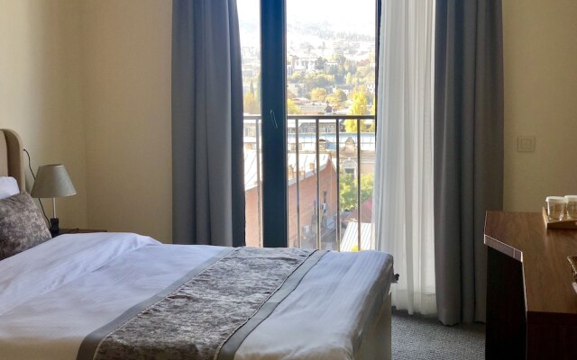 Tbili Hotel