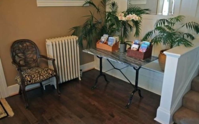Capitol Hill Guest House - Seattle Bed & Breakfast