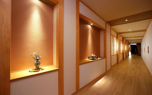 Takaragawa Onsen Osenkaku Hotel