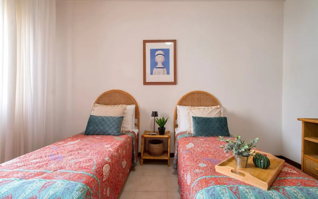 Sardinia RE - Lilium Central Flat