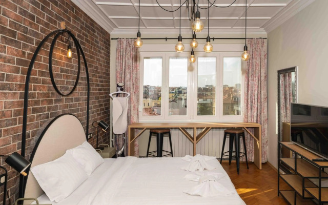 The Heart of the City Center Luxury Apartment 1