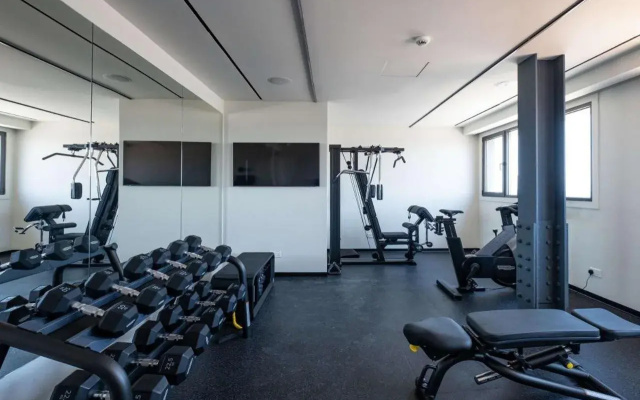 Mercure Larnaca Finikoudes Beach