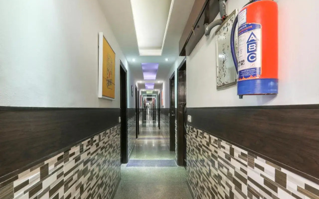Oyo 32589 Sky Hotel