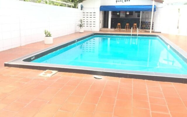Eastoment Hotel