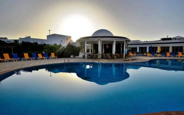 Zodiac Hotel