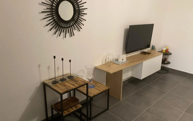 Standing Residence Kumuhei