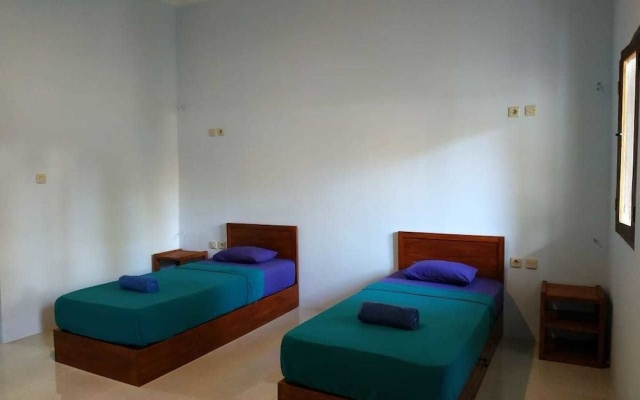 Sentul Hostel – Guest Rooms – Kuta