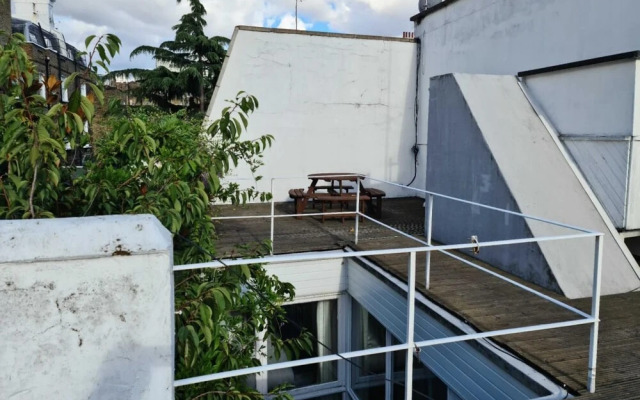 The Harrods Mews Modern 4Bdr Mews Home With Terrace