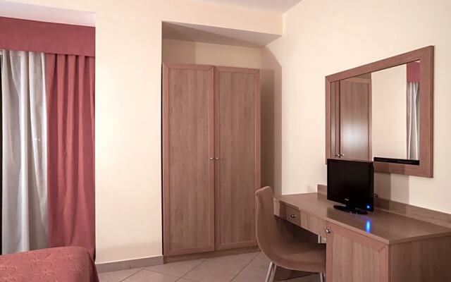 Manhattan Village Hotel