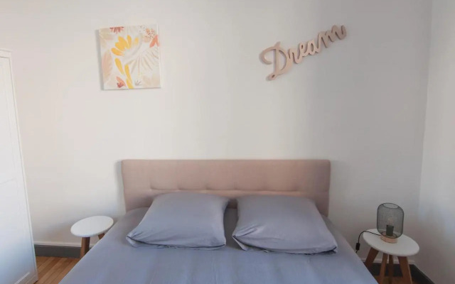 Bel appartement Tours Centre 2 chambres, 6 pers "Pied-à-Tours"
