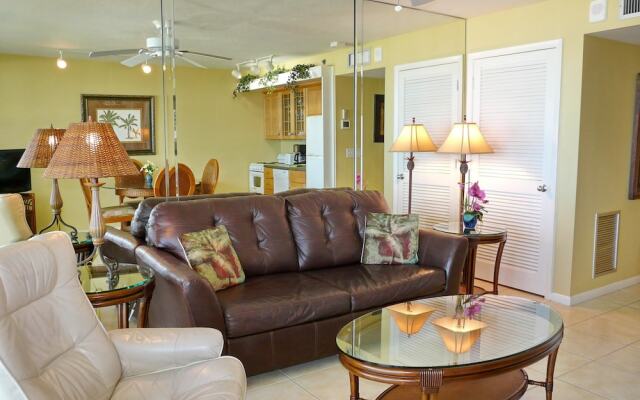 Luxurious Beachfront Condo With Glorious Ocean Views