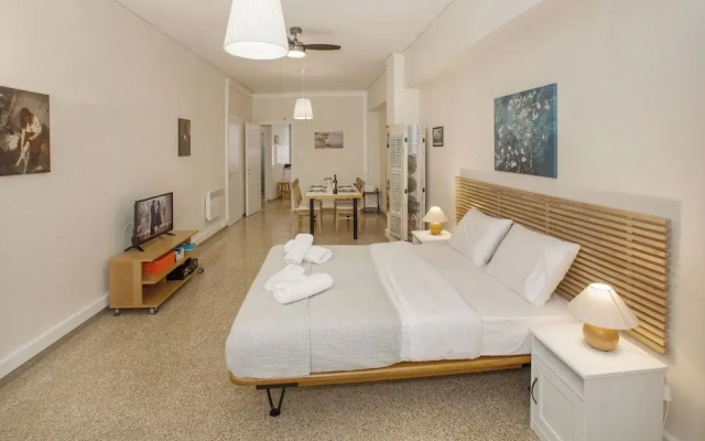 Central apartment on pedestrian street