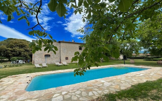 "beautiful Exclusive Pool Villa - Close to Spoleto bar Shops + Restaurants "