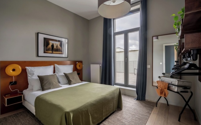 A Place - Schuttershofstraat 5