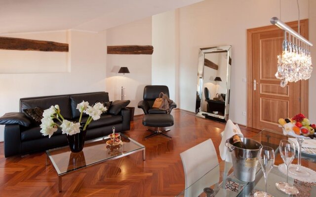 Quisigusta Miraval Suites B&B