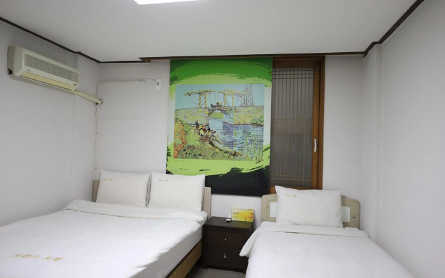 Twins Hotel