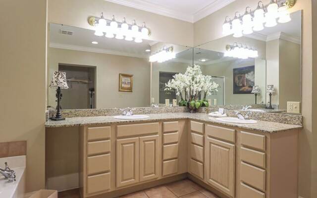 Legacy Towers I Penthouse