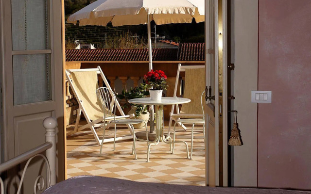 Marta Guest House
