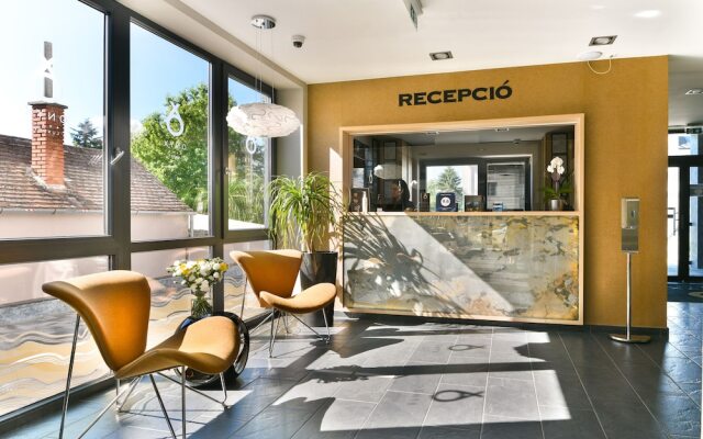 Onyx Luxury