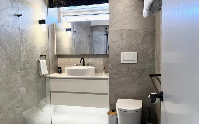 84 The Spit Holiday Apartments