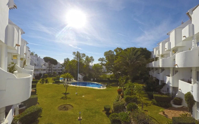 Beautiful family duplex walking distance to the beach