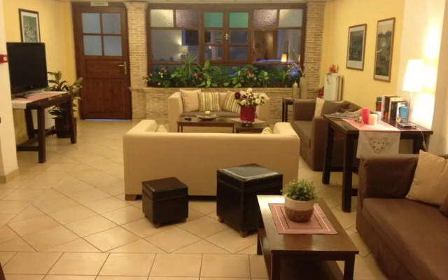 Yria Hotel
