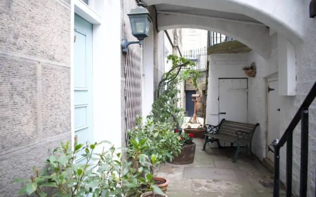Beautiful 2 Bedroom City Centre Apartment