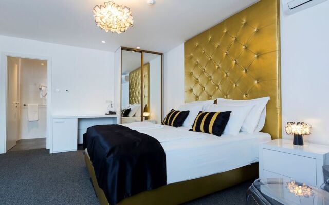 B Gold Luxury Rooms