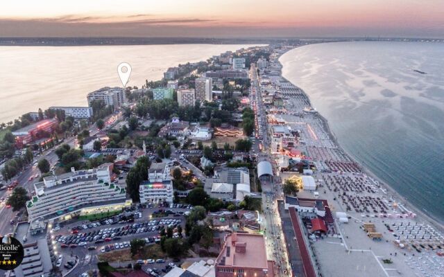 Deluxe Nicolle Solid Residence Mamaia