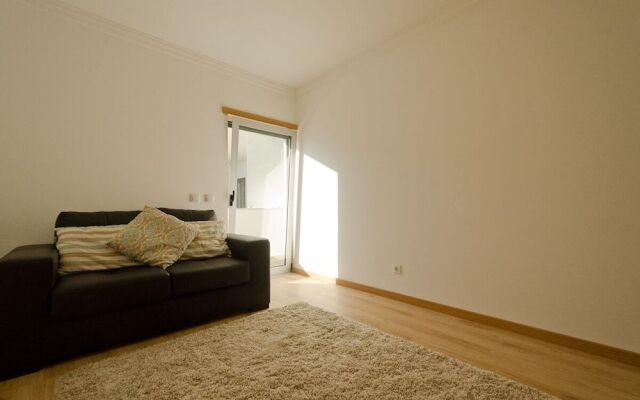 Modern 2 Bed Apartment 5km Carvoeiro