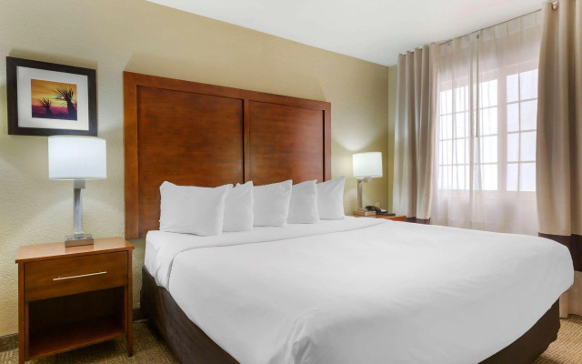 Spark by Hilton Glendale Phoenix North